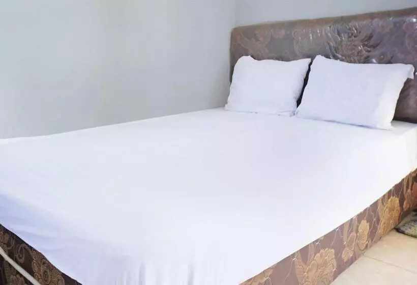 Hotelli Oyo Life 92915 Duta Amnan Syariah