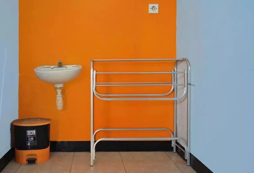 Hotelli Oyo Life 92915 Duta Amnan Syariah