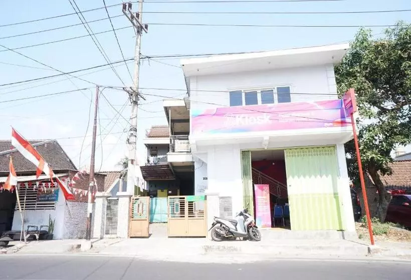 هتل Oyo Life 93038 Kost Putra Malilah