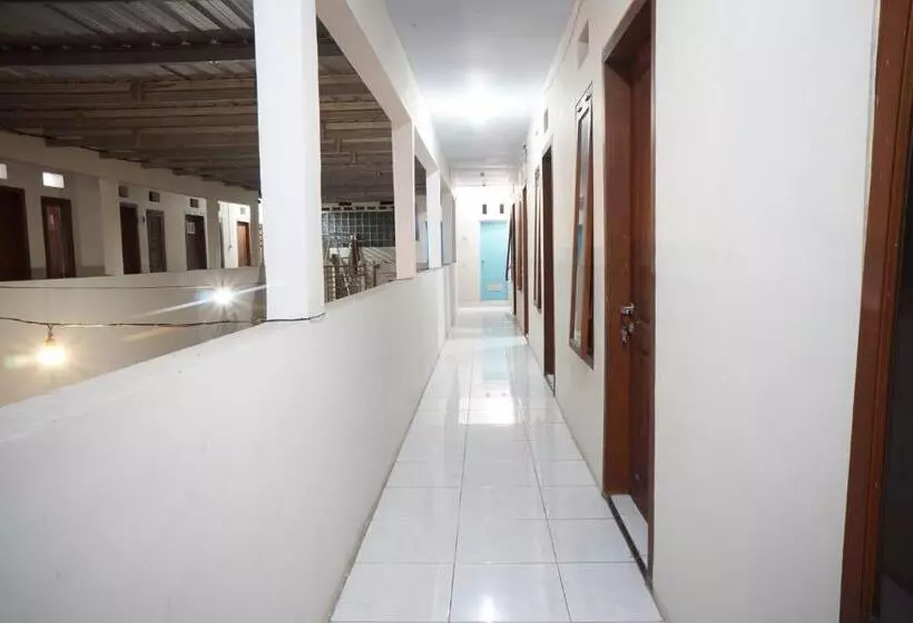 هتل Oyo Life 93038 Kost Putra Malilah