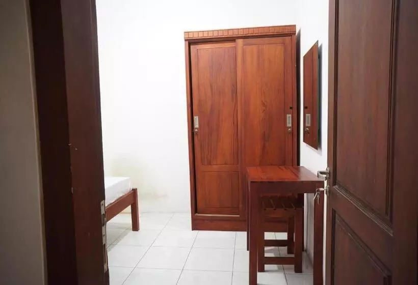 هتل Oyo Life 93038 Kost Putra Malilah