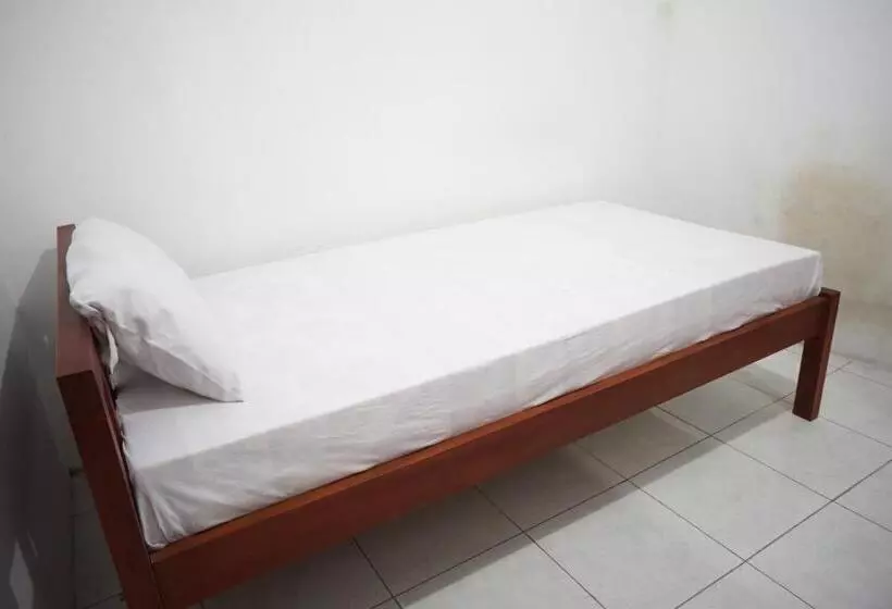 هتل Oyo Life 93038 Kost Putra Malilah