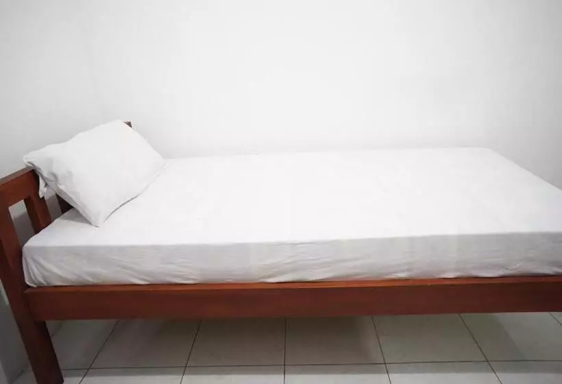 هتل Oyo Life 93038 Kost Putra Malilah