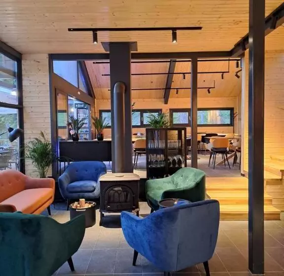 ホテル Saint Constantine Mountain Retreat