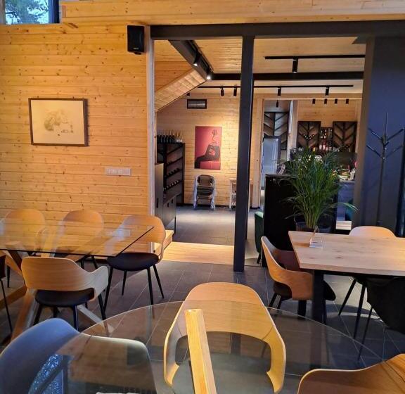 ホテル Saint Constantine Mountain Retreat