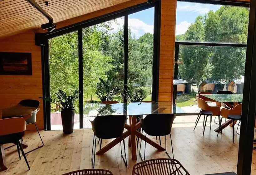 ホテル Saint Constantine Mountain Retreat