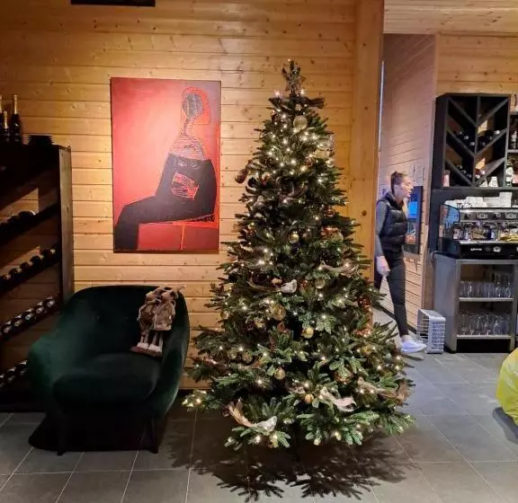 ホテル Saint Constantine Mountain Retreat