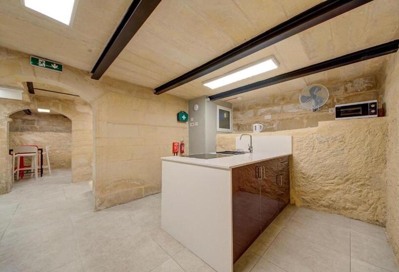 پانسیون Private Rooms With Bathroom In Valletta