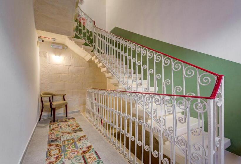 پانسیون Private Rooms With Bathroom In Valletta
