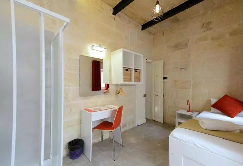 پانسیون Private Rooms With Bathroom In Valletta