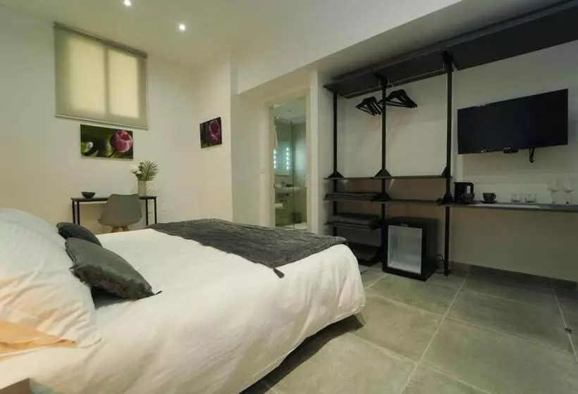 پانسیون Private Rooms With Bathroom In Valletta