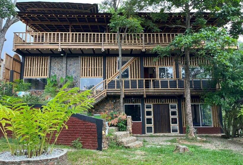 پانسیون Hostel La Castilla