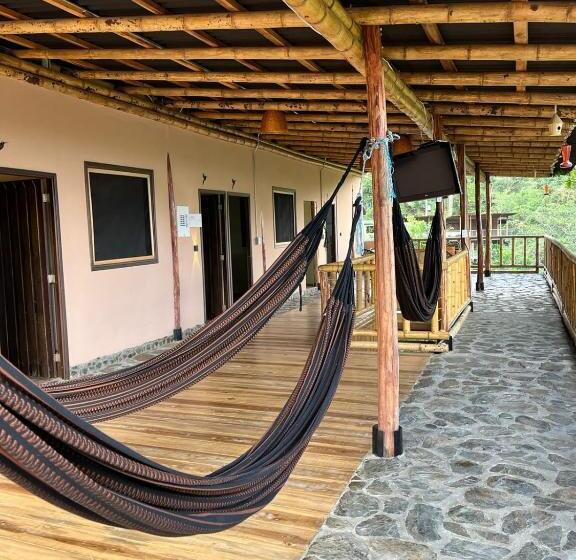 پانسیون Hostel La Castilla