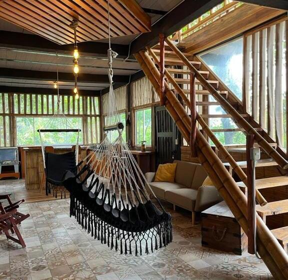 پانسیون Hostel La Castilla