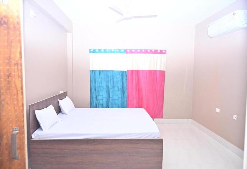 Pensão Sri Sai Plaza Inn