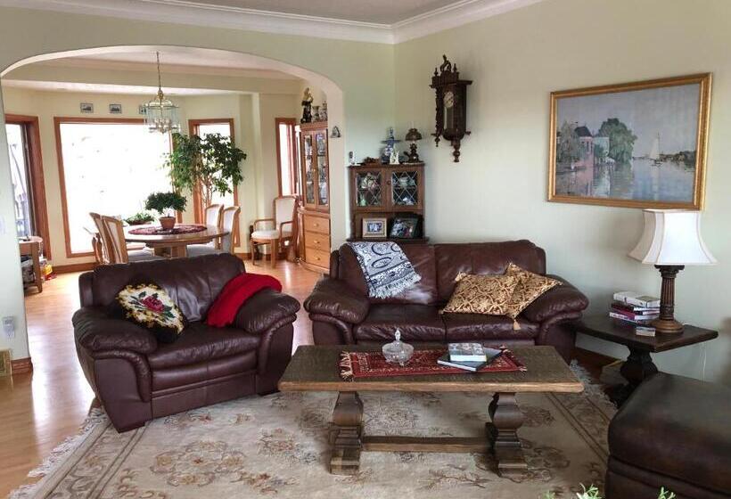 Rocky Mountain View Bed & Breakfast