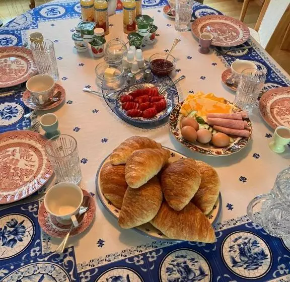 Rocky Mountain View Bed & Breakfast