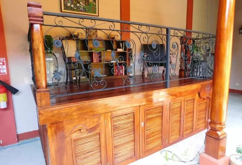 تختخواب و صبحانه Habitaciones Casa Lester