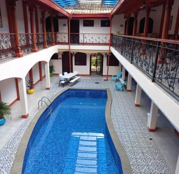 تختخواب و صبحانه Habitaciones Casa Lester