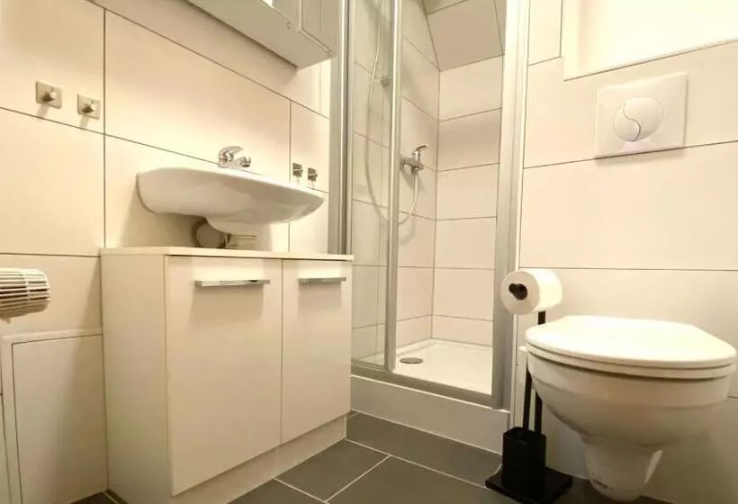 Gemütliche Unterkünfte Für Längeren Aufenthalt Und Monteure Inkl Balkon, Waschmaschine, Wifi, Küche