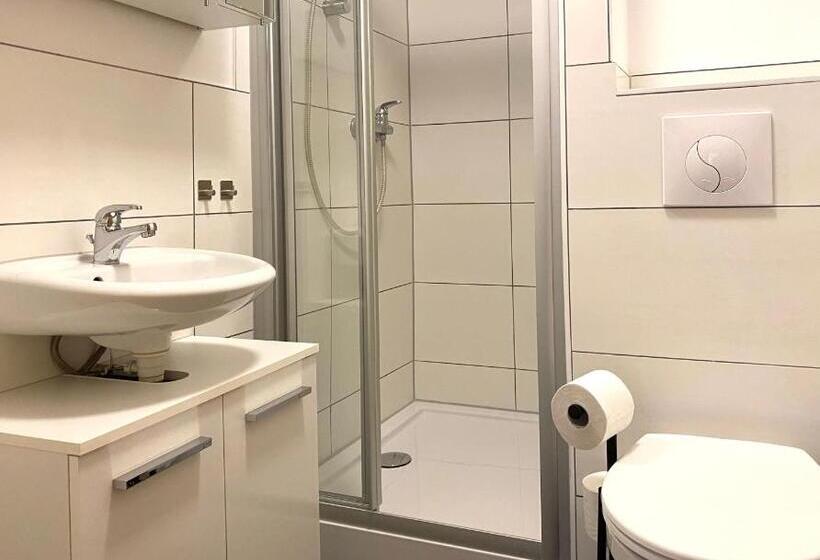 Gemütliche Unterkünfte Für Längeren Aufenthalt Und Monteure Inkl Balkon, Waschmaschine, Wifi, Küche