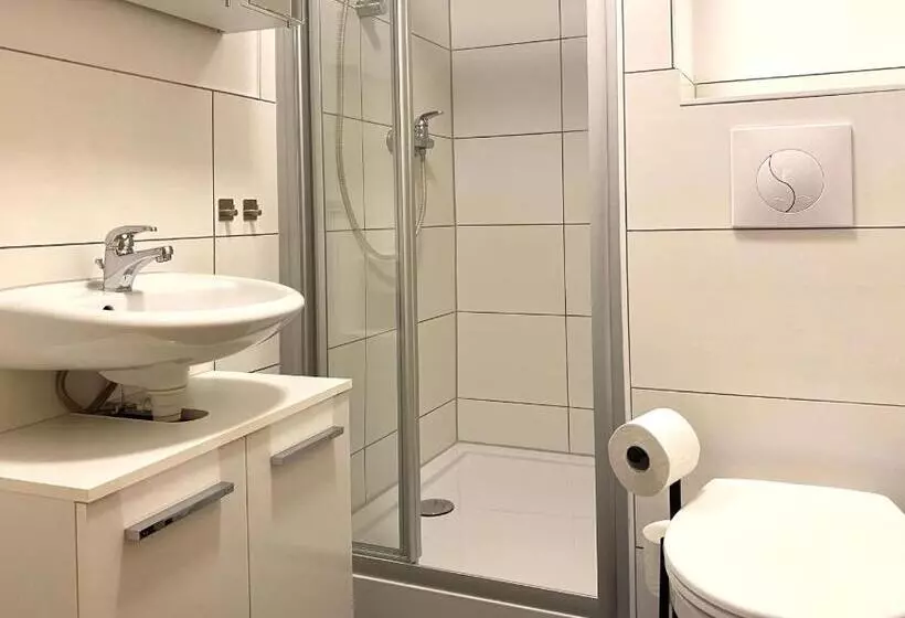 Gemütliche Unterkünfte Für Längeren Aufenthalt Und Monteure Inkl Balkon, Waschmaschine, Wifi, Küche