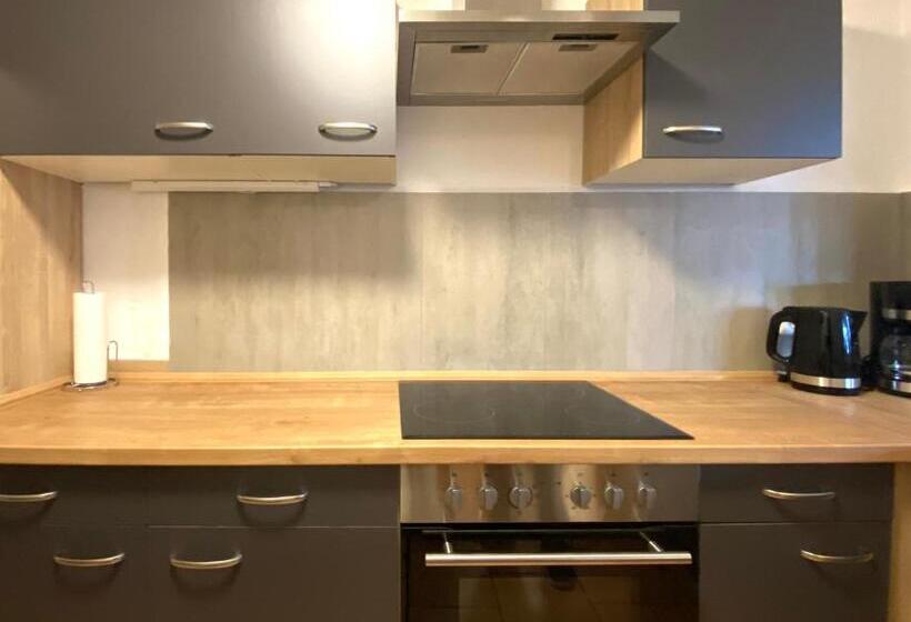 Gemütliche Unterkünfte Für Längeren Aufenthalt Und Monteure Inkl Balkon, Waschmaschine, Wifi, Küche