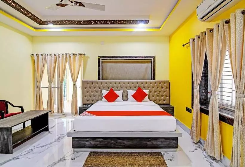 ホテル Oyo Flagship Sri Sai Palace