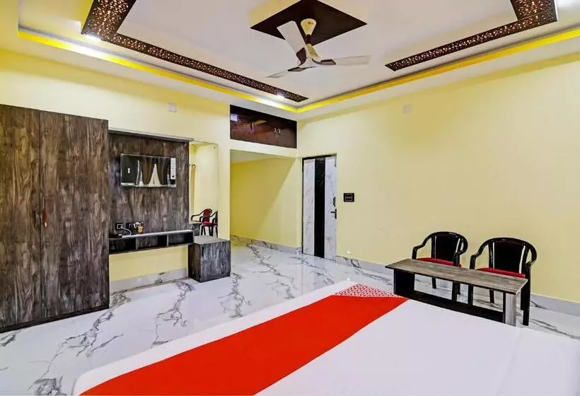 ホテル Oyo Flagship Sri Sai Palace