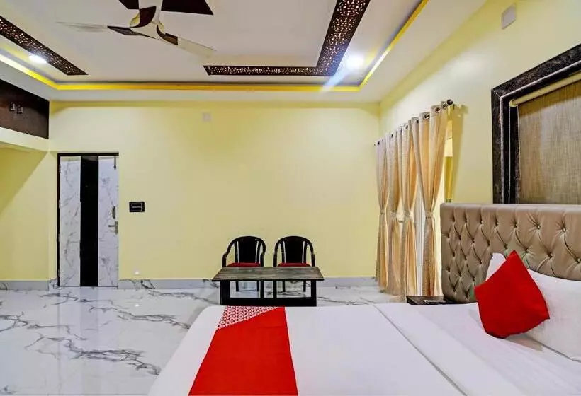 ホテル Oyo Flagship Sri Sai Palace