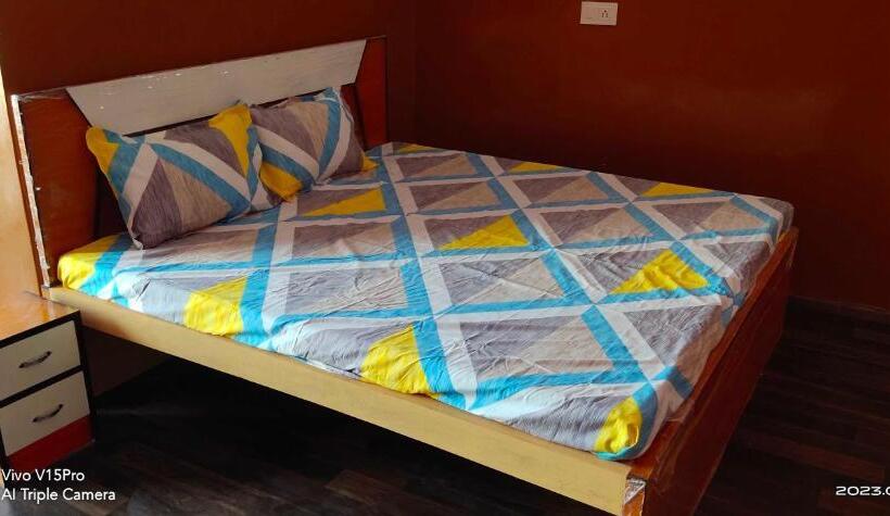 ホテル Oyo Shree Krishna Palace