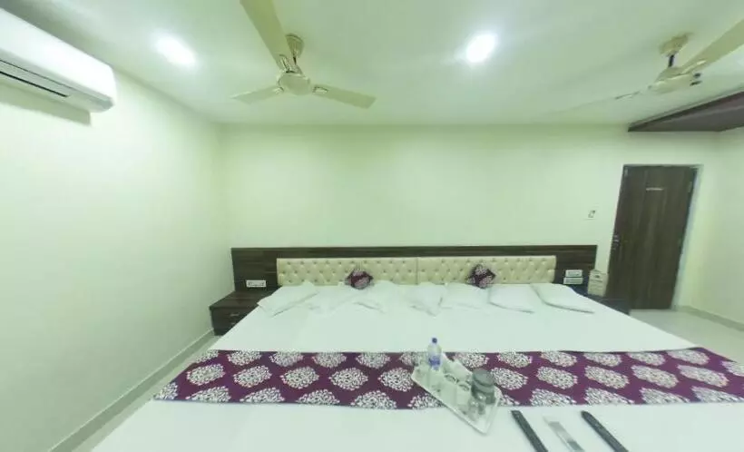 Kingsway Hotel And Restaurant Ajmer Dargah 350 Meter