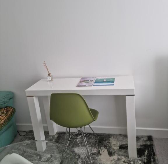 펜션 Large Room With Flat Tv Netflix