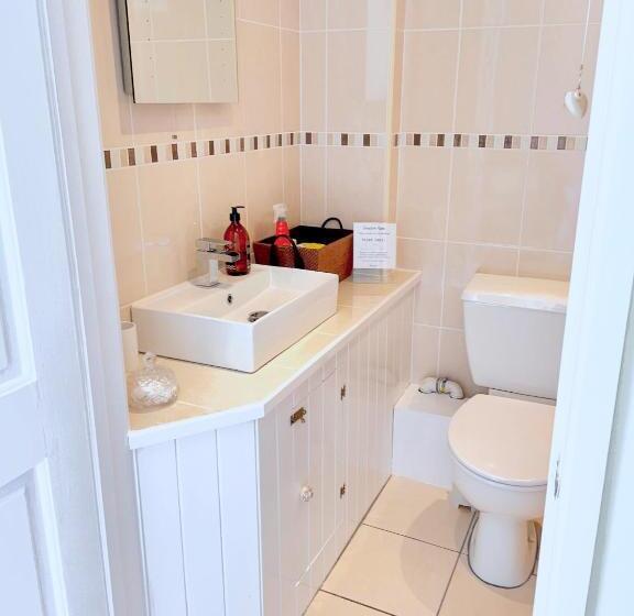 بنسيون Portland House