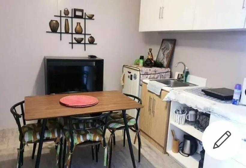 Retkeilymaja Amaia Steps Condominium Studio  Across Ayala Mall Capitol Central