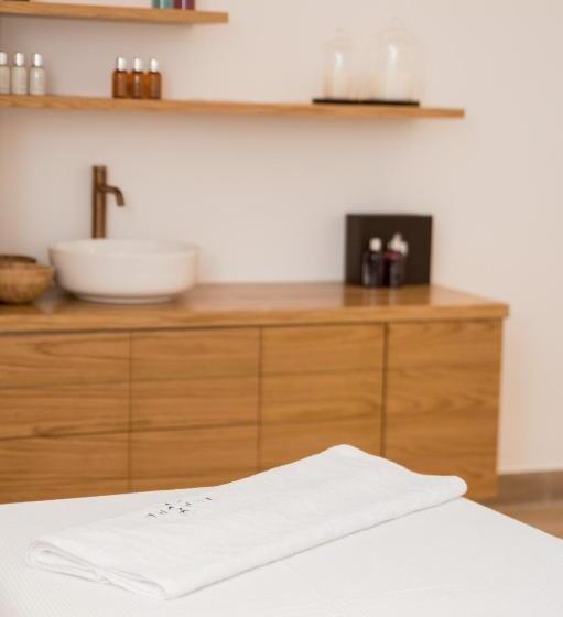 Almond Hotel   Adults Only