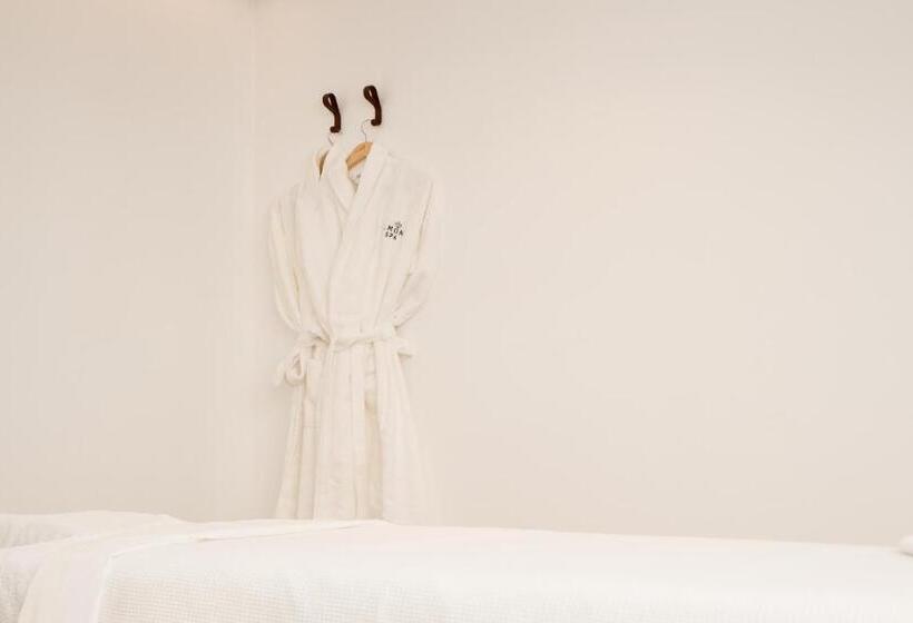 Almond Hotel   Adults Only