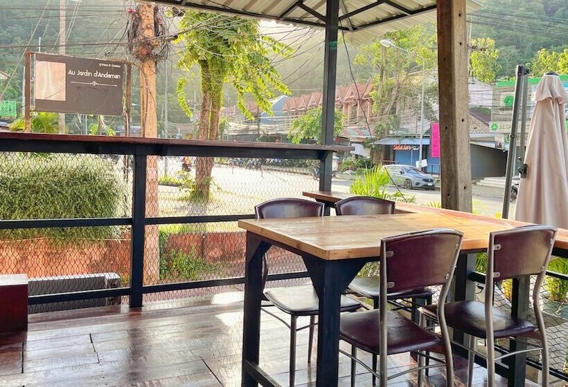 Alpha Hostel Cafe&bar