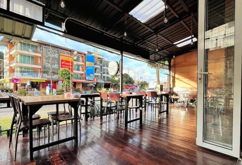 Alpha Hostel Cafe&bar