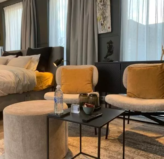 Aamiaismajoitus (B&B) Guestsuite The Nest