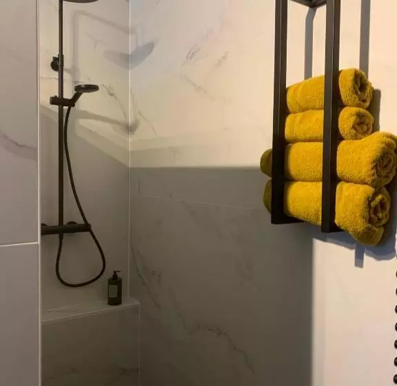 Aamiaismajoitus (B&B) Guestsuite The Nest