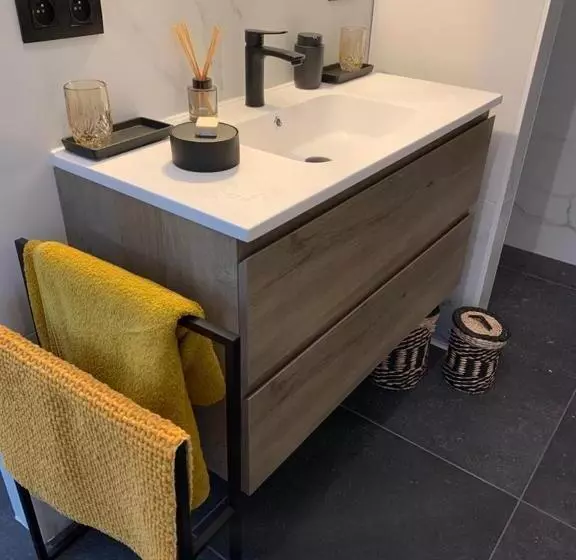 Aamiaismajoitus (B&B) Guestsuite The Nest