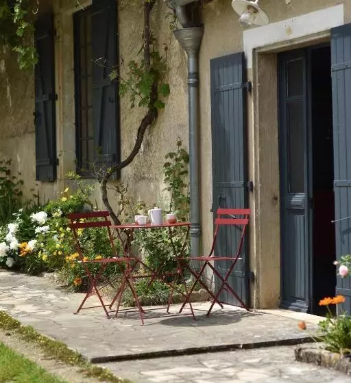 Aamiaismajoitus (B&B) Un Jardin Et Trois Maisons