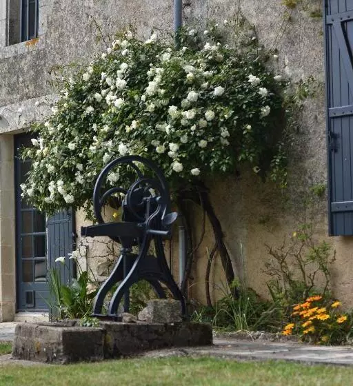 Aamiaismajoitus (B&B) Un Jardin Et Trois Maisons