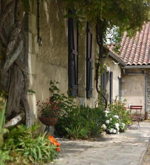 민박 Un Jardin Et Trois Maisons