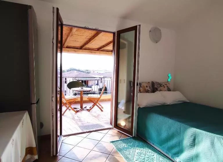 ベッドアンドブレックファースト Vista Mare Olbia