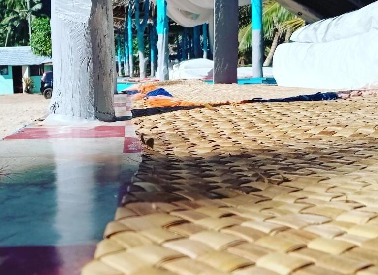 هتل Jaymy Beach Fales