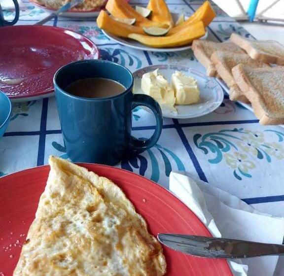 هتل Jaymy Beach Fales