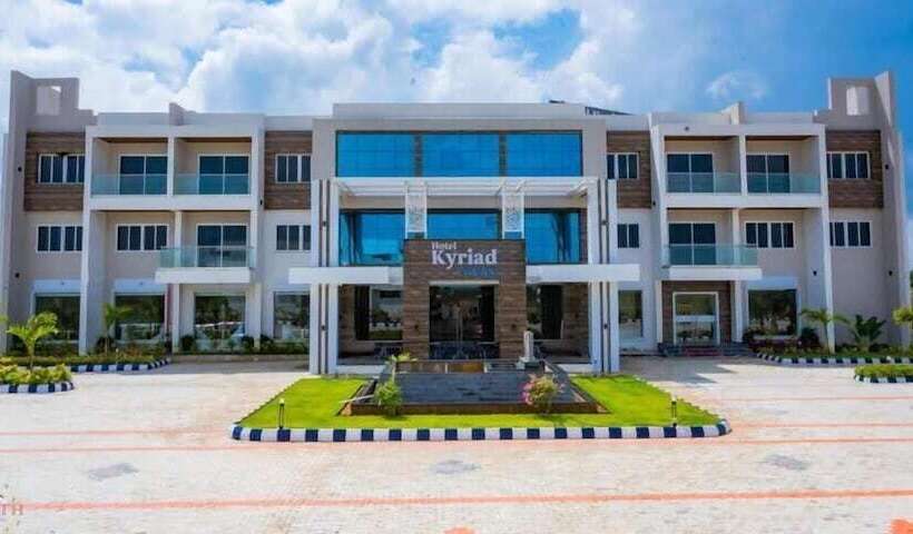 בית מלון כפרי Kyriad Prestige Ilkal