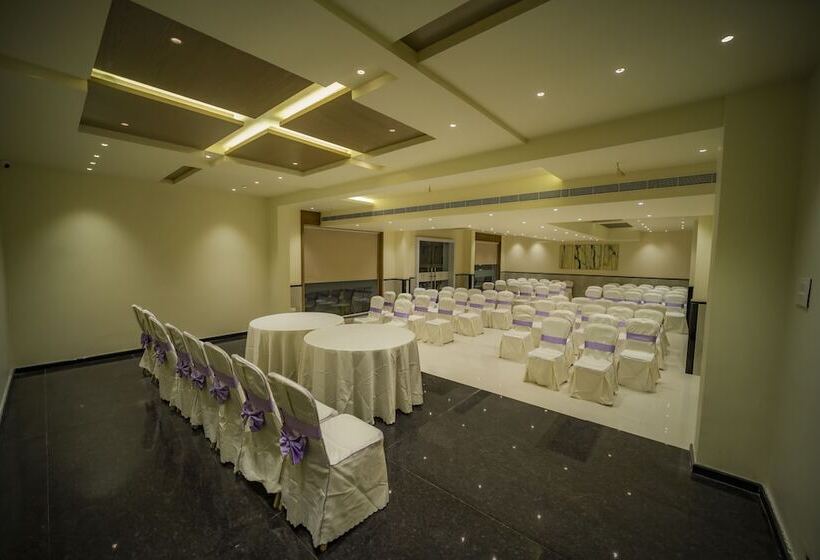 בית מלון כפרי Kyriad Prestige Ilkal